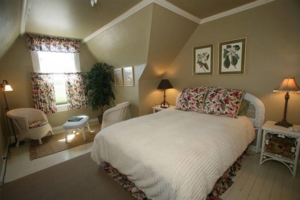 Bed and Breakfast The Atrium Fort Bragg Zimmer foto